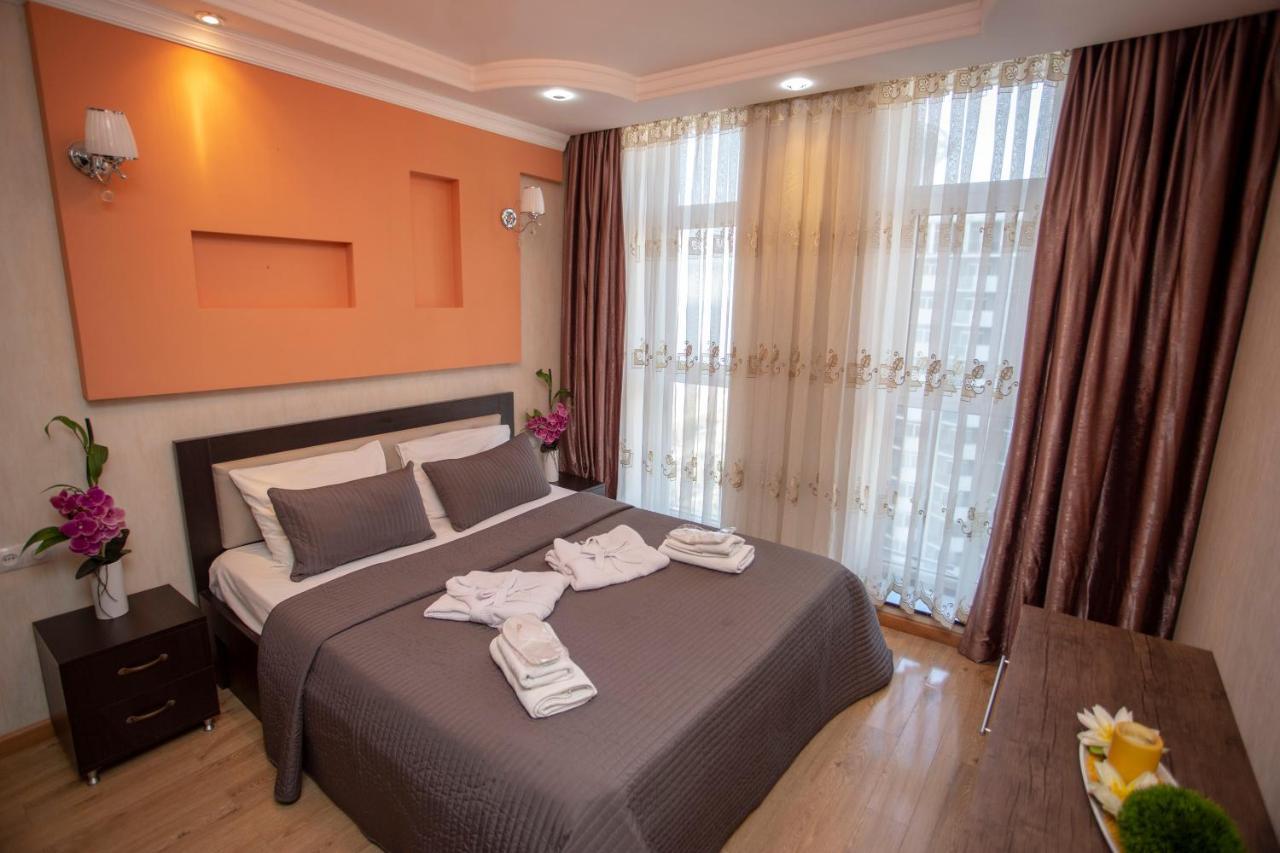 Lux Apartment Batumi Exterior photo
